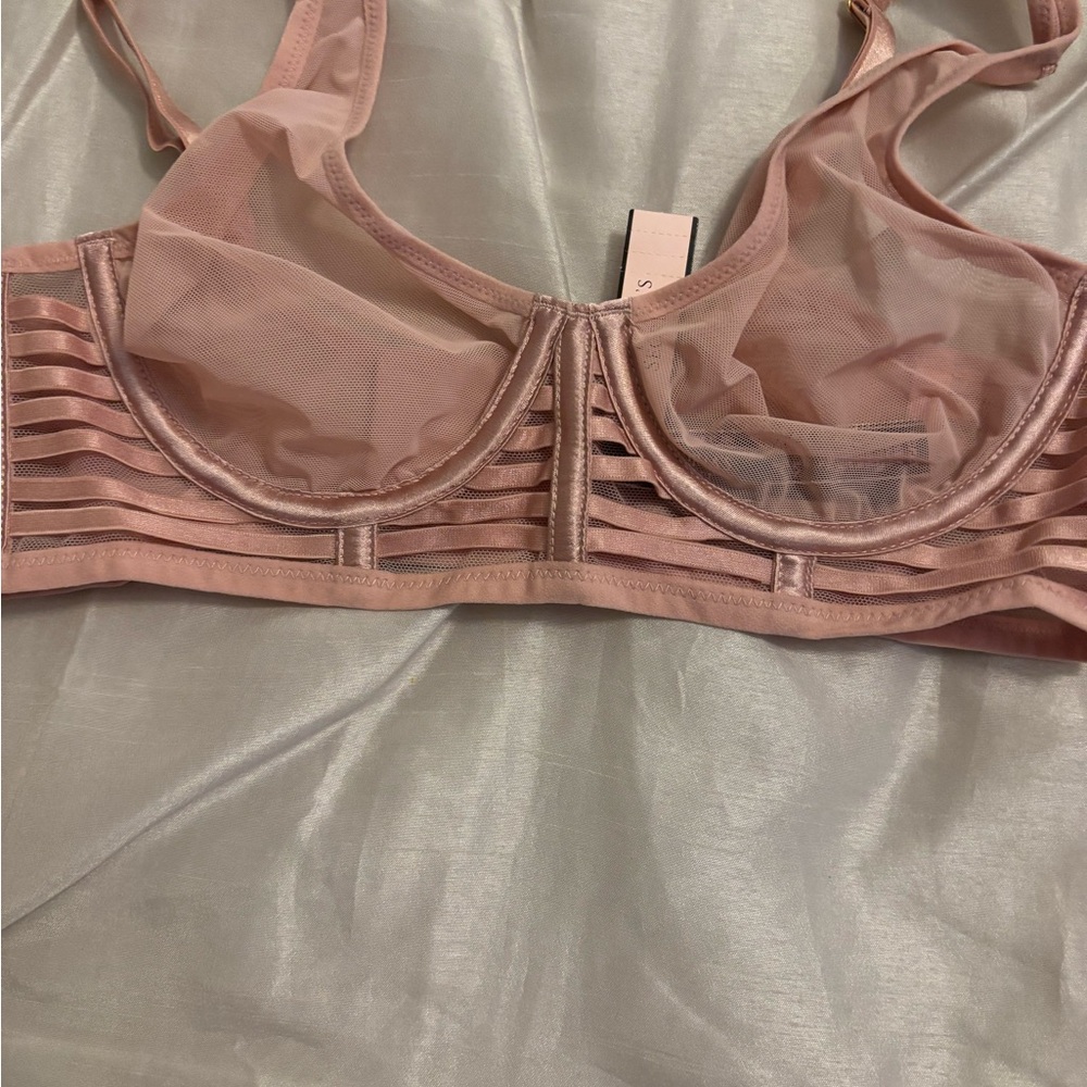 Victoria Secret is the bran Have a good colorNWT